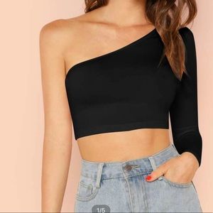 One shoulder crop top
